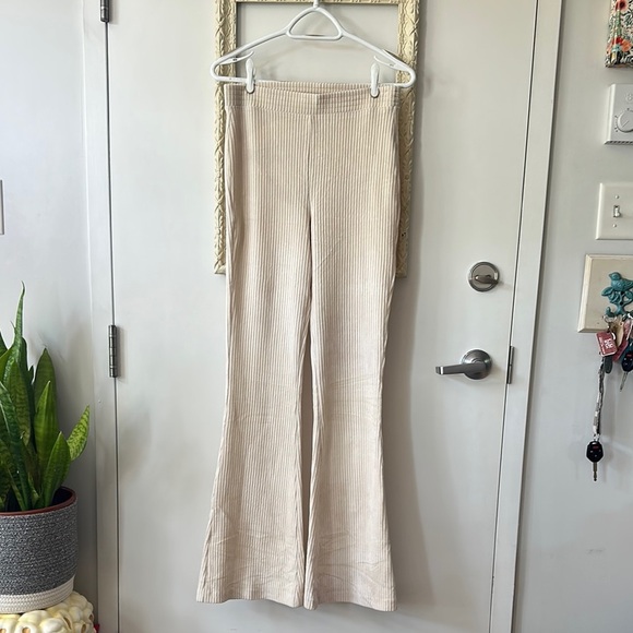 AERIE | Cream Flare Pants High-Waisted Velour Corduroy Leggings Tall - Picture 3 of 11